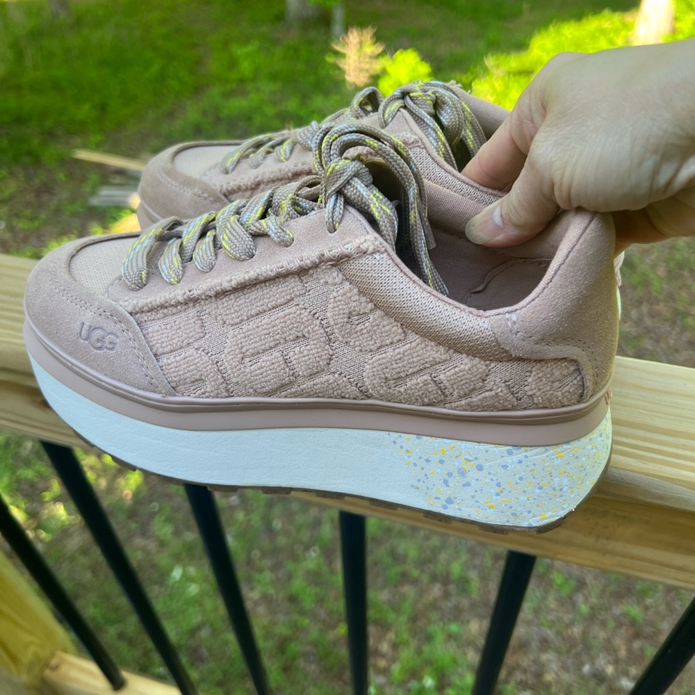 New Without Box UGG Women's Marin Lace Logo shoes sneaker